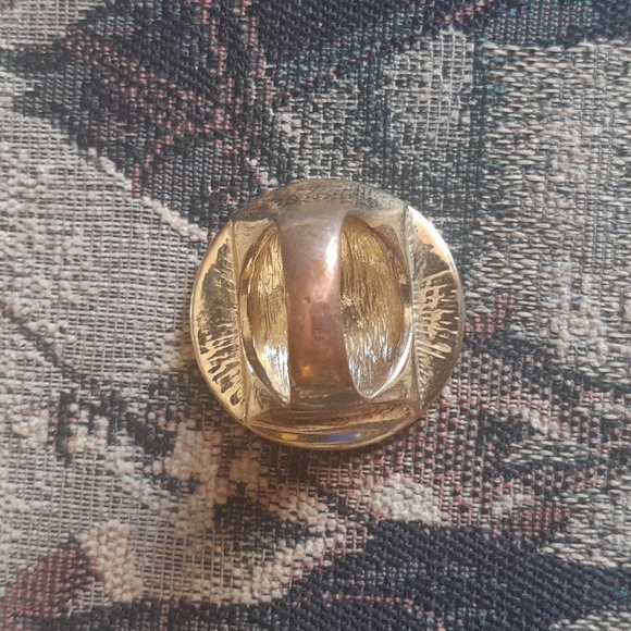 🌺GOLDTONE & GREEN GG Ring - Picture 2 of 5